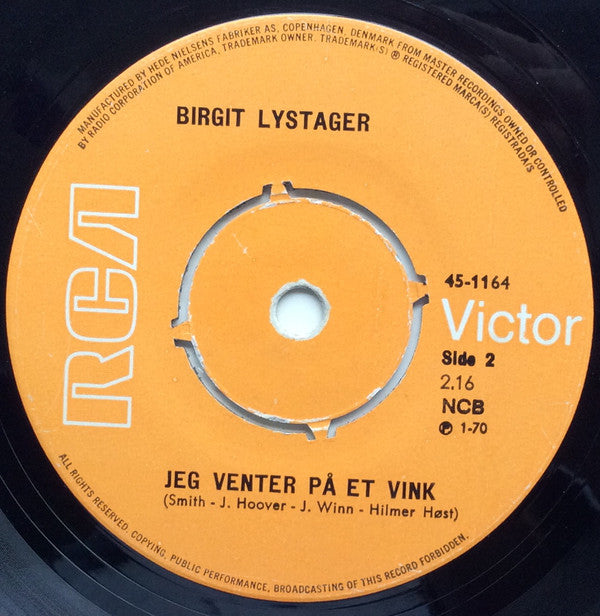 Birgit Lystager : Smilende Susie / Jeg Venter På Et Vink (7", 4-p)