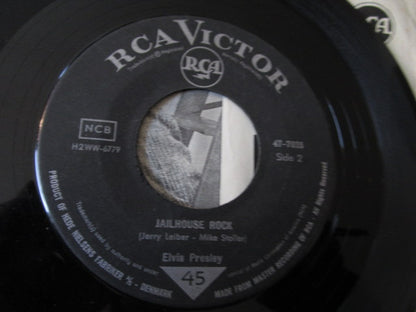 Elvis Presley : Jailhouse Rock / Treat Me Nice (7", RE)