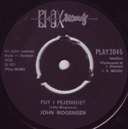 John Mogensen : Erhard / Fut I Fejemøjet (7", Single, 3-p)