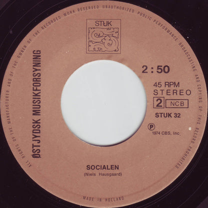 Østjydsk Musikforsyning : Lille Pige / Socialen (7")