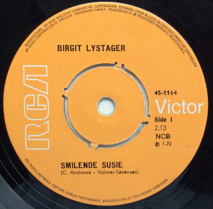 Birgit Lystager : Smilende Susie / Jeg Venter På Et Vink (7", 4-p)