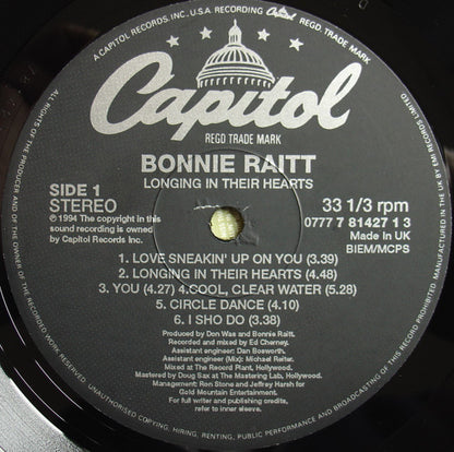 Bonnie Raitt : Longing In Their Hearts (LP, Album)