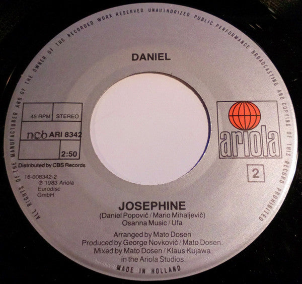 Daniel (8) : Lola / Josephine (7", Single)