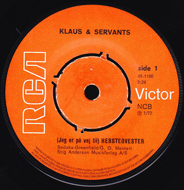 Klaus & Servants : (Jeg Er På Vej Til) Herstedvester (7", Single)
